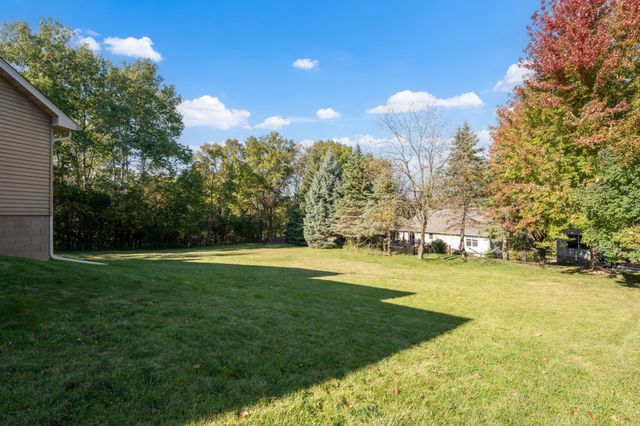 2129 E Heights Lane NE, Rochester, MN 55906