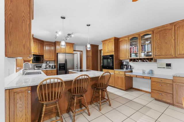 2129 E Heights Lane NE, Rochester, MN 55906