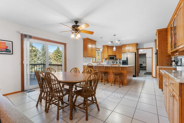 2129 E Heights Lane NE, Rochester, MN 55906