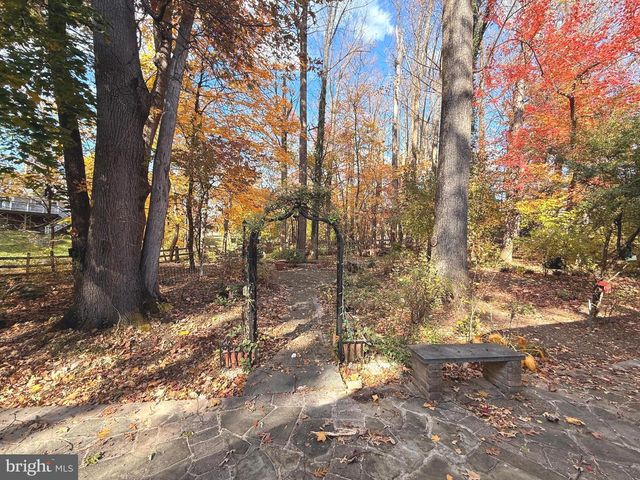 11512 LE HAVRE DR, Potomac, MD 20854