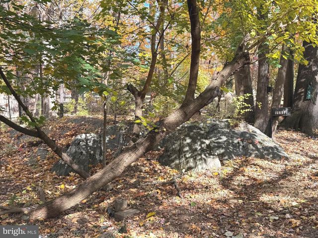 11512 LE HAVRE DR, Potomac, MD 20854