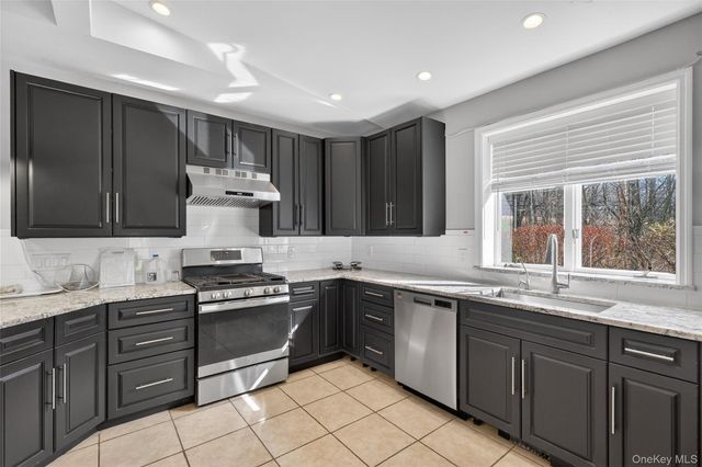 155 Roselawn Road, Highland Mills, NY 10930