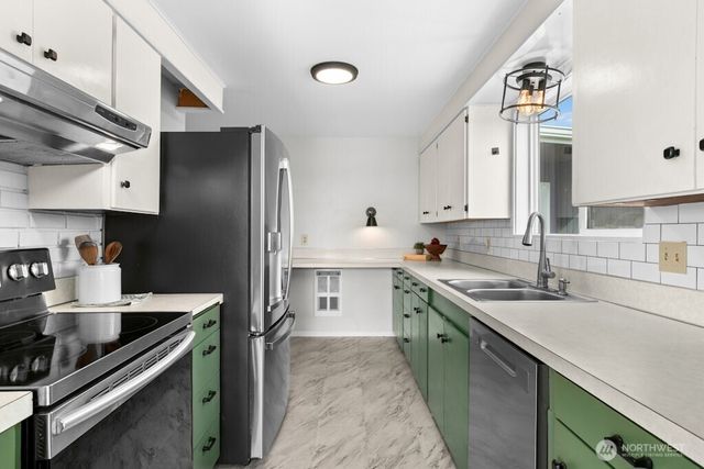 335 SW 4th Avenue, Oak Harbor, WA 98277