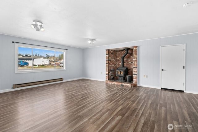 335 SW 4th Avenue, Oak Harbor, WA 98277