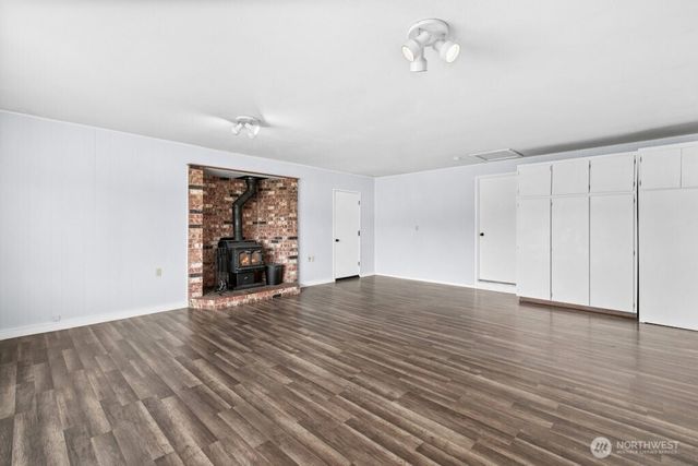 335 SW 4th Avenue, Oak Harbor, WA 98277