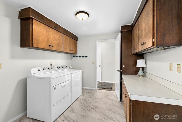 335 SW 4th Avenue, Oak Harbor, WA 98277