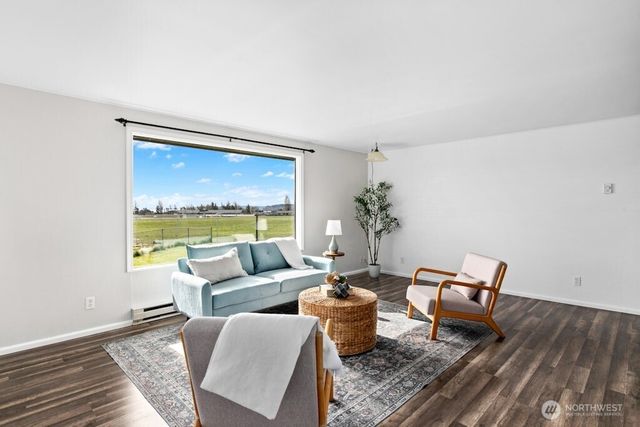 335 SW 4th Avenue, Oak Harbor, WA 98277