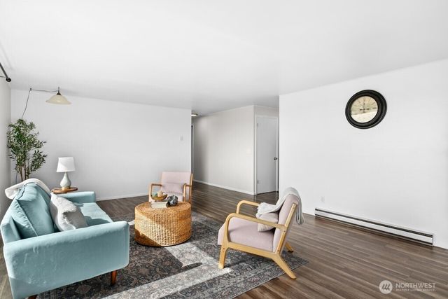 335 SW 4th Avenue, Oak Harbor, WA 98277