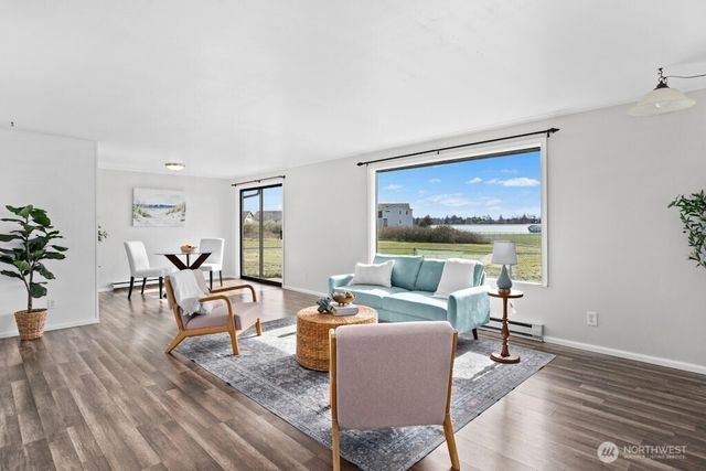 335 SW 4th Avenue, Oak Harbor, WA 98277