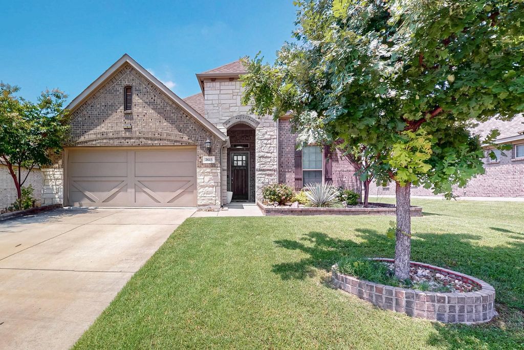 2613 Maple Leaf Drive, Midlothian, TX 76065