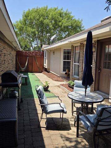 2125 Rose Cliff Lane, Carrollton, TX 75007
