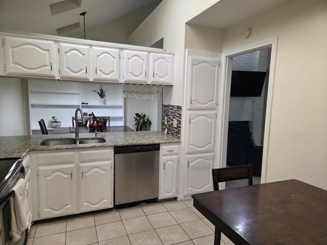 2125 Rose Cliff Lane, Carrollton, TX 75007