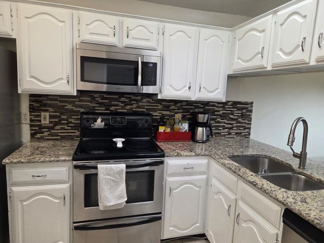 2125 Rose Cliff Lane, Carrollton, TX 75007