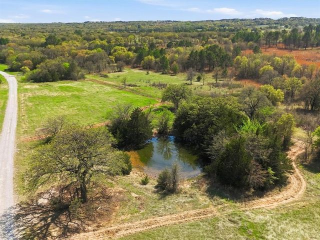 2548 County Road 2690, Alvord, TX 76225