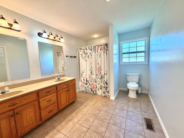 1240 Newton Lane, Oak Grove, KY 42262