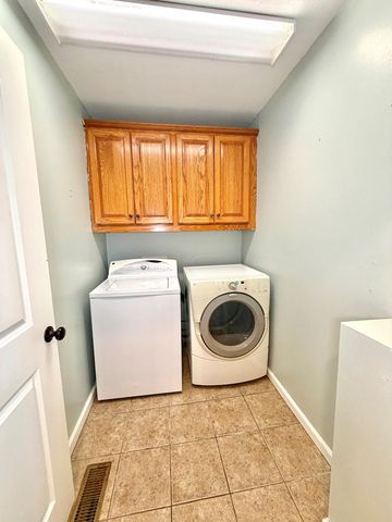 1240 Newton Lane, Oak Grove, KY 42262