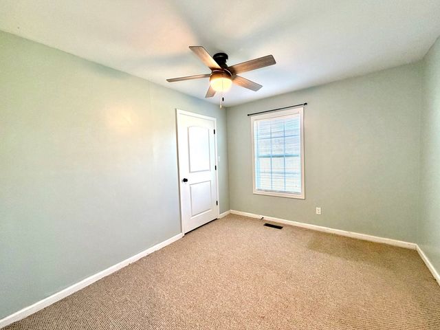 1240 Newton Lane, Oak Grove, KY 42262