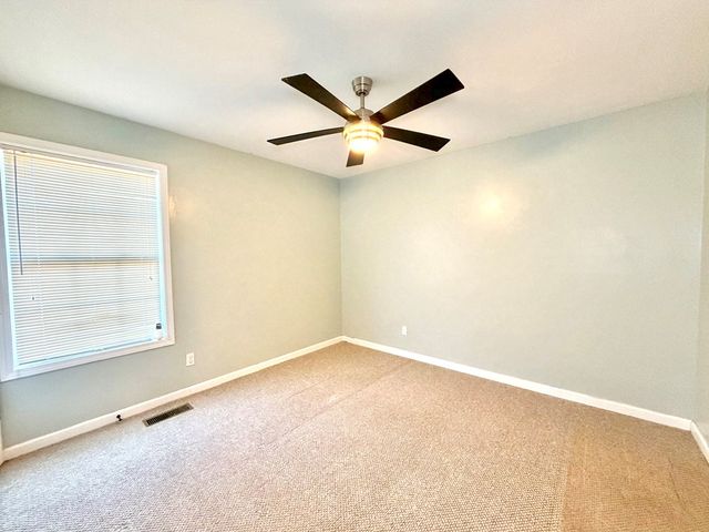 1240 Newton Lane, Oak Grove, KY 42262