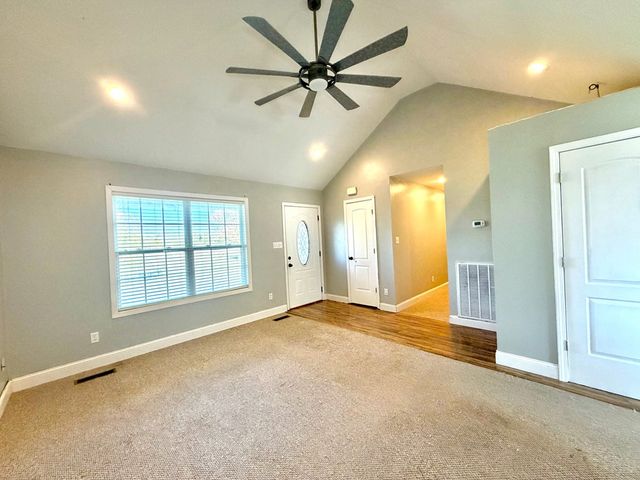 1240 Newton Lane, Oak Grove, KY 42262