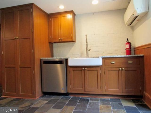 491 WASHINGTON ST, Harpers Ferry, WV 25425