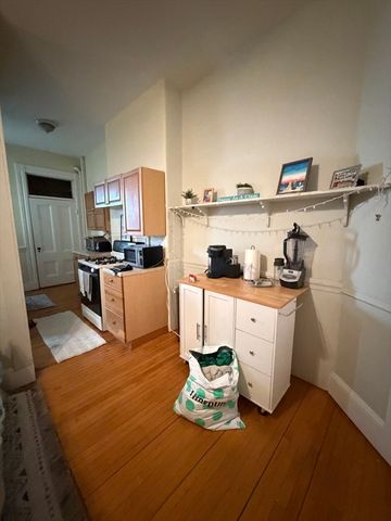 124 Summer 2, Somerville, MA 02143
