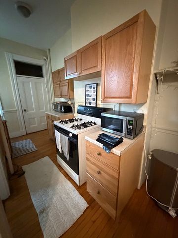 124 Summer 2, Somerville, MA 02143