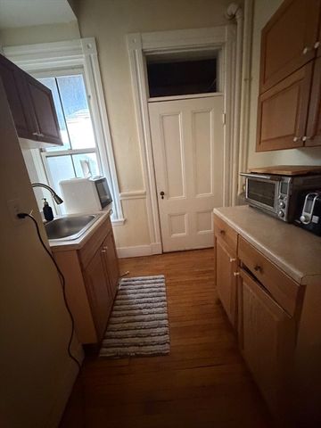 124 Summer 2, Somerville, MA 02143