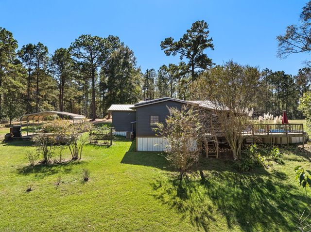 215 Alvin Stuckey Rd., Columbia, MS 39429