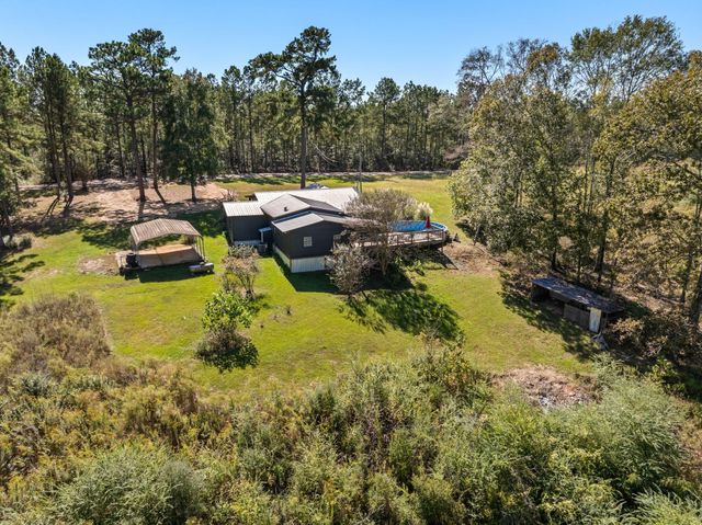 215 Alvin Stuckey Rd., Columbia, MS 39429