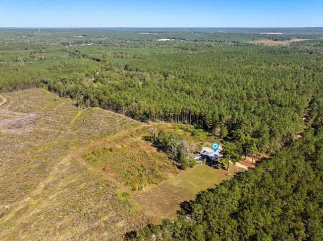 215 Alvin Stuckey Rd., Columbia, MS 39429