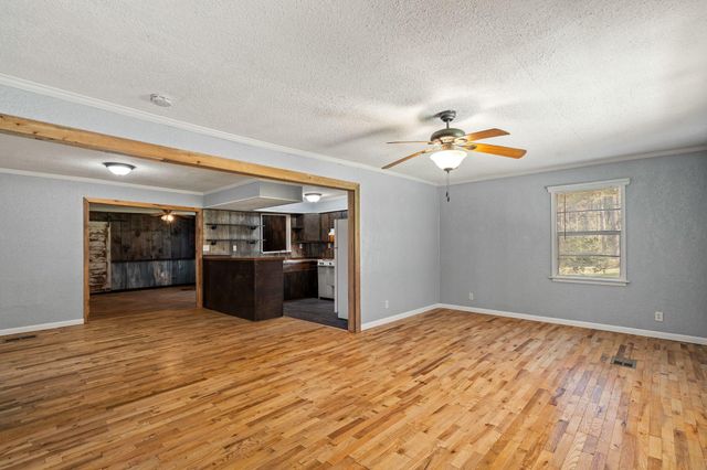 215 Alvin Stuckey Rd., Columbia, MS 39429