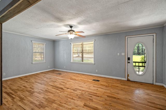 215 Alvin Stuckey Rd., Columbia, MS 39429