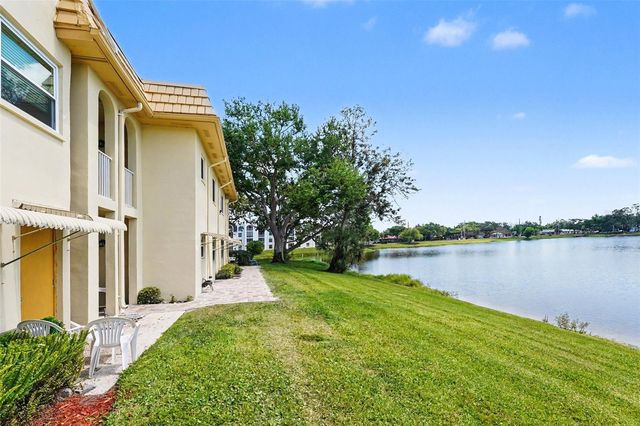 3850 13TH AVENUE N 106, St Petersburg, FL 33713