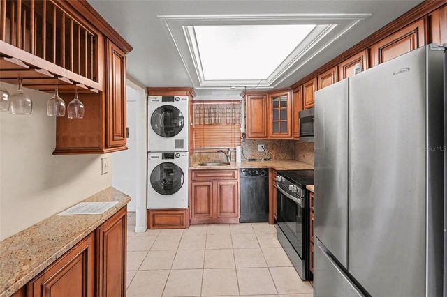 3850 13TH AVENUE N 106, St Petersburg, FL 33713