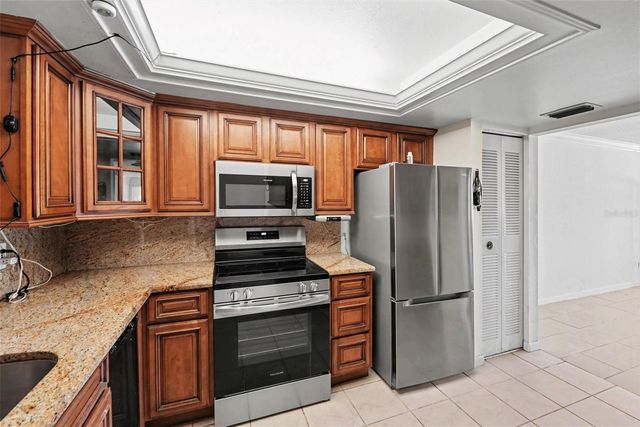 3850 13TH AVENUE N 106, St Petersburg, FL 33713