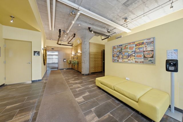 1111 W 14th Place 216, Chicago, IL 60608