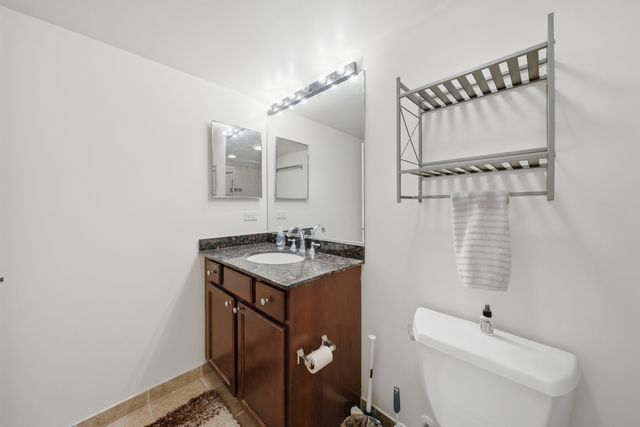 1111 W 14th Place 216, Chicago, IL 60608