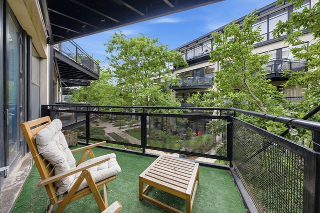1111 W 14th Place 216, Chicago, IL 60608