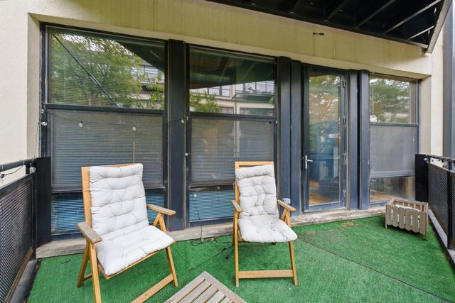 1111 W 14th Place 216, Chicago, IL 60608
