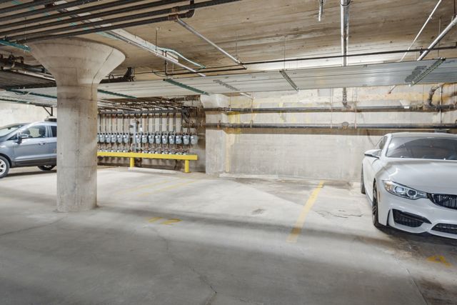 1111 W 14th Place 216, Chicago, IL 60608