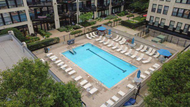 1111 W 14th Place 216, Chicago, IL 60608