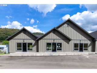 209 S OLD PACIFIC Hwy, Myrtle Creek, OR 97457