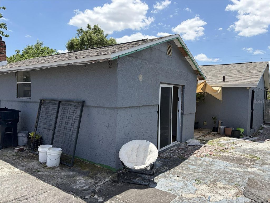 Image 13 of property listing at 4802 E CURTIS STREET, Tampa, FL 33610