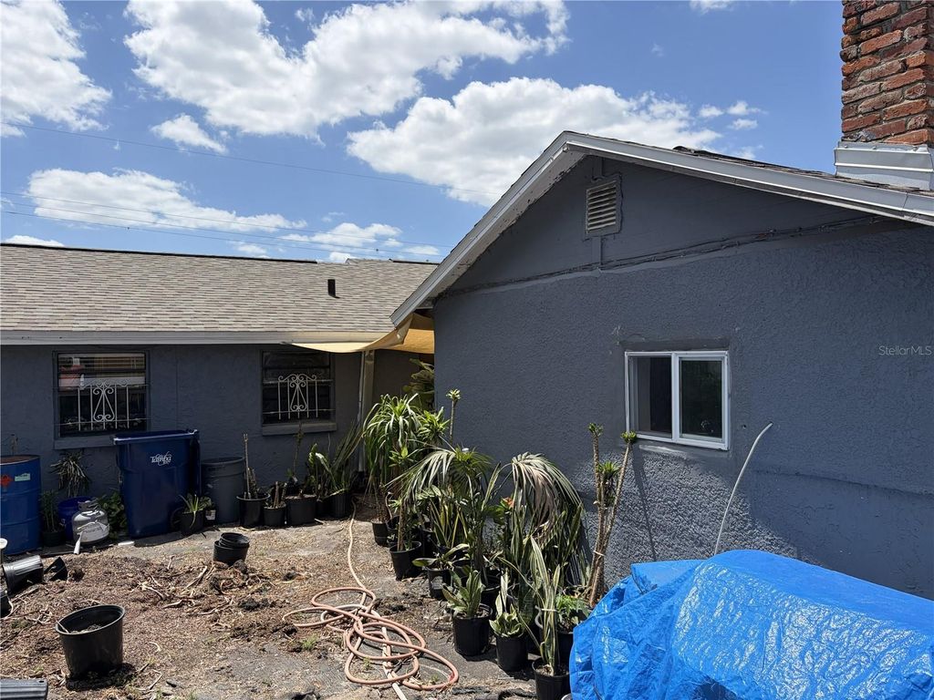 Image 14 of property listing at 4802 E CURTIS STREET, Tampa, FL 33610