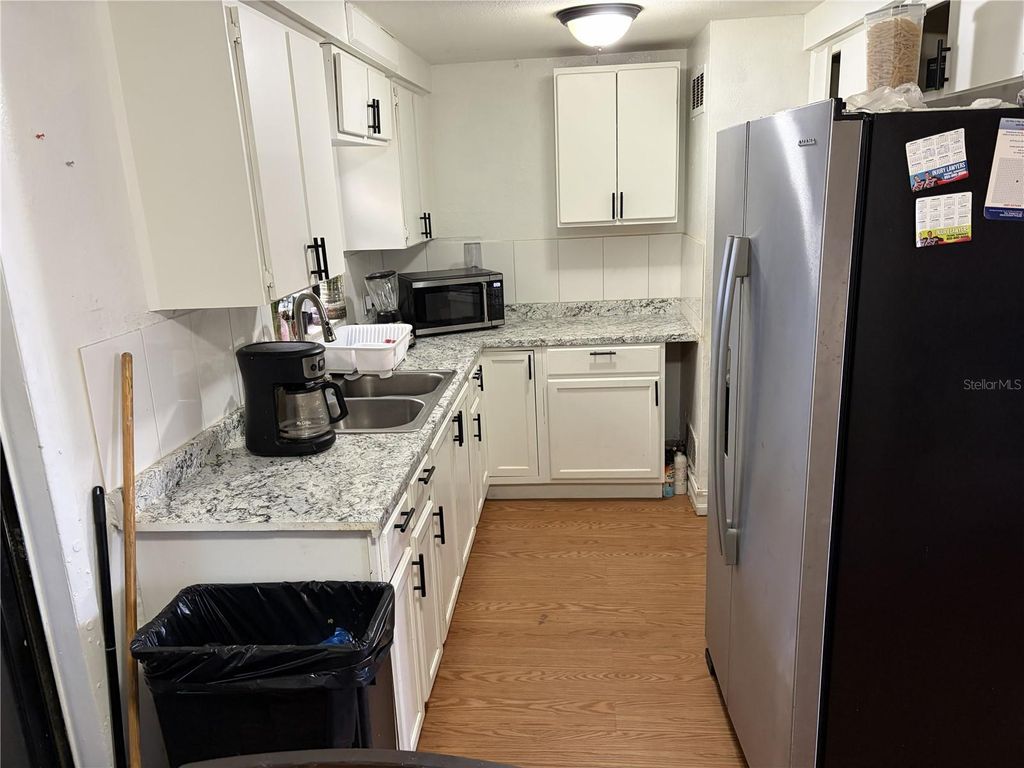 Image 4 of property listing at 4802 E CURTIS STREET, Tampa, FL 33610