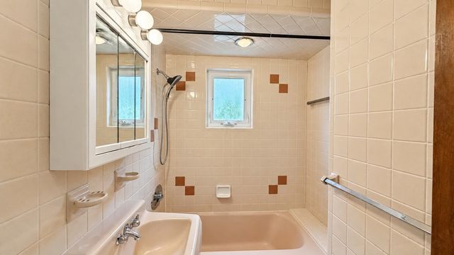 51 Dearborn St 1, Medford, MA 02155