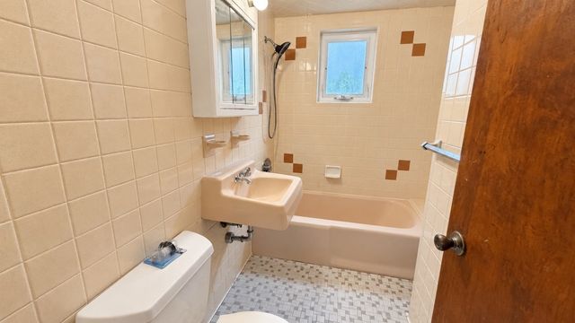 51 Dearborn St 1, Medford, MA 02155