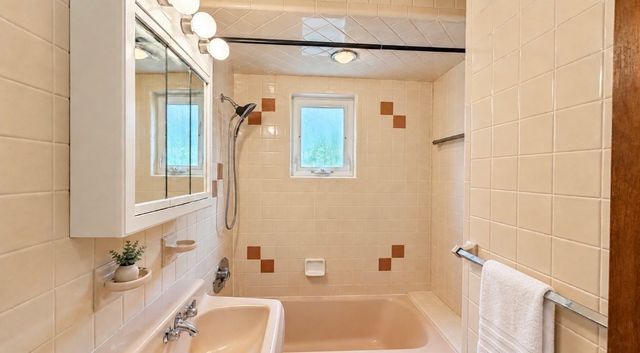 51 Dearborn St 1, Medford, MA 02155