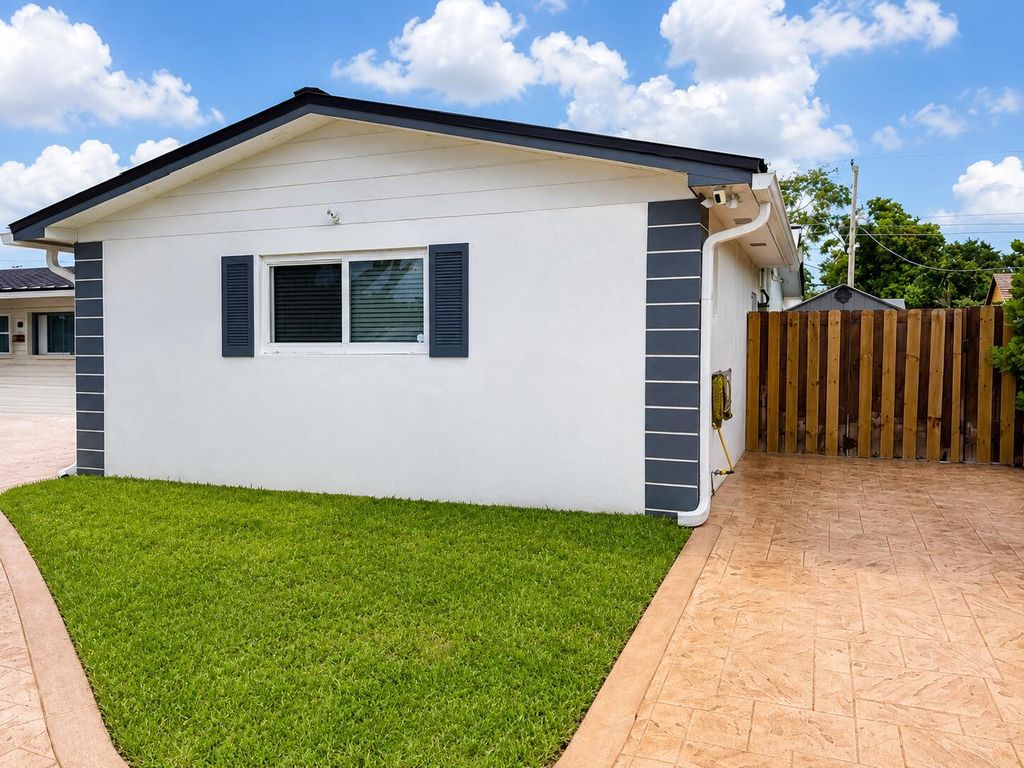 4912 VAN BUREN Street Efficiency, Hollywood, FL 33021
