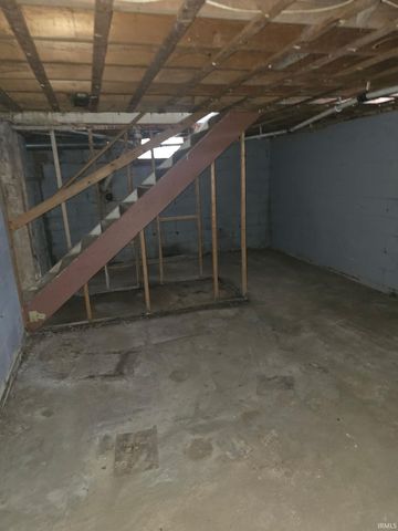1813 Kendall Street, South Bend, IN 46613
